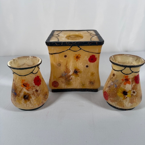 Acrylic “Fresh Fields” by India ink tissue holder and two cups